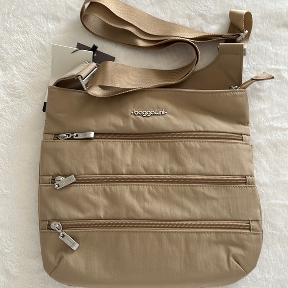 Baggallini Bags Baggallini Tan Big Zipper Crossbody Bag New With Tags Poshmark